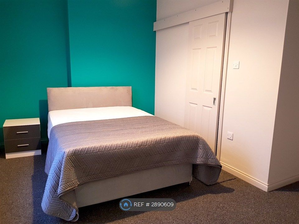 Property photo 1 of 7 Room 6
