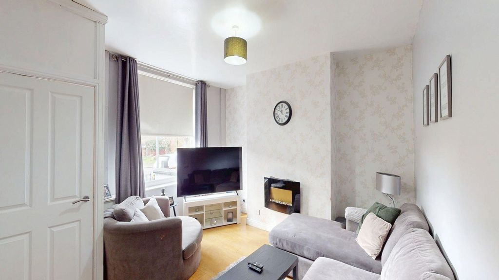 Property photo 2 of 10 Lounge