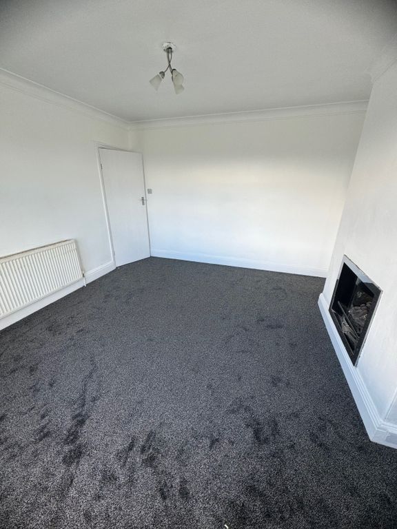 Property photo 3 of 19 Living Room