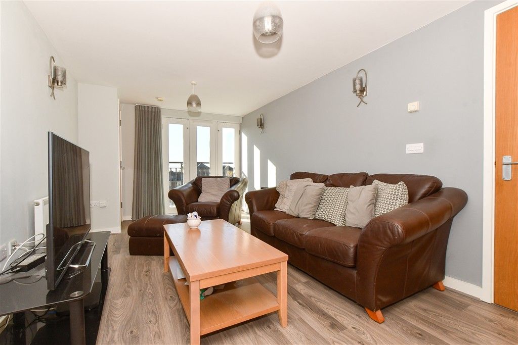 Property photo 1 of 8 Lounge /Dining Area