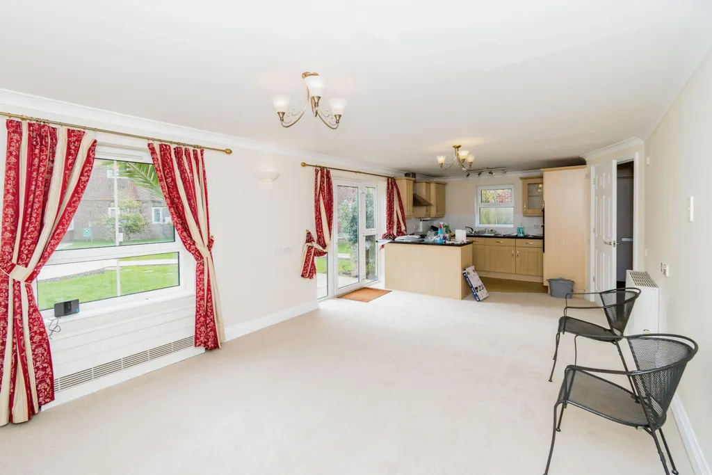 Apartment in Southampton, The Polygon - View 6