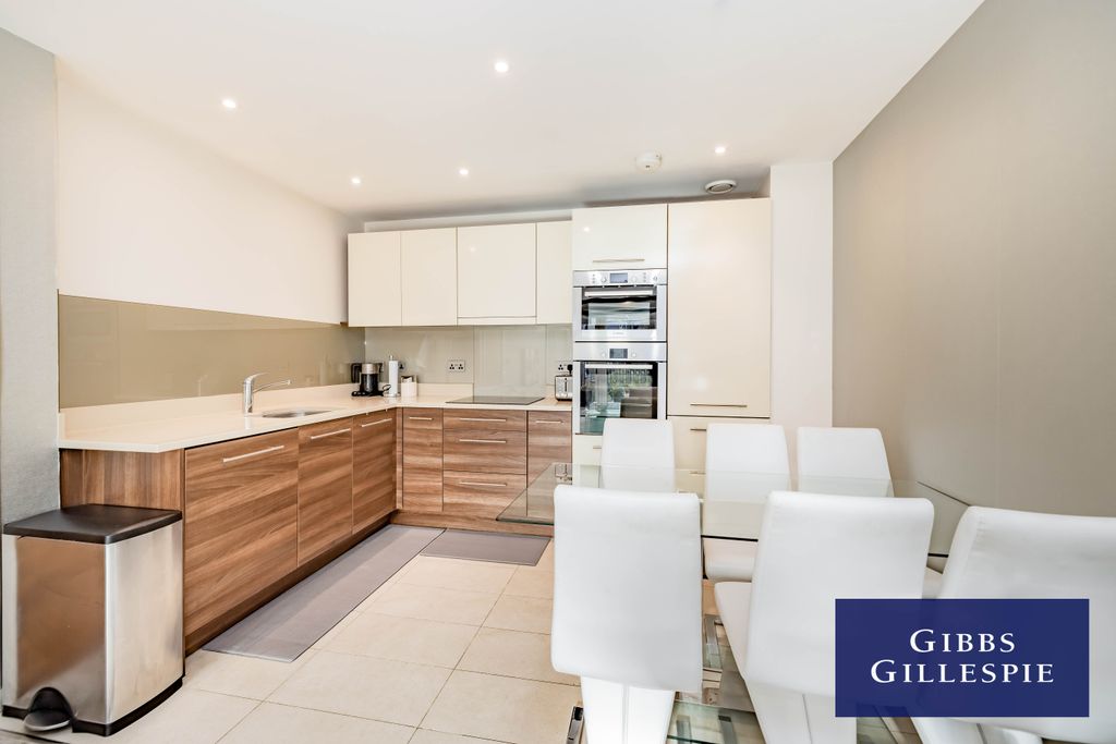 Property photo 3 of 10 3