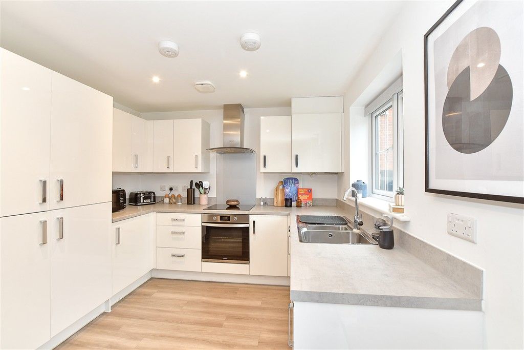 Property photo 2 of 14 Kitchen