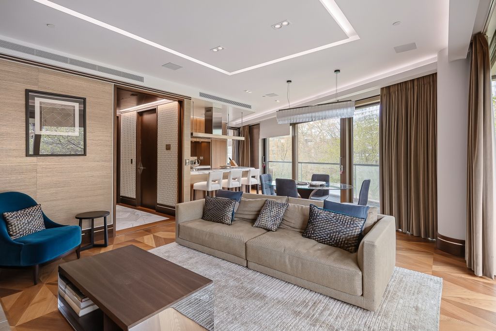 Property photo 3 of 14 094A3060