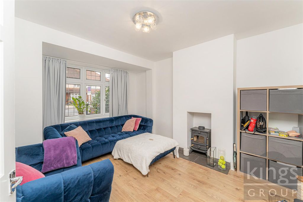 Property photo 2 of 21 Lounge