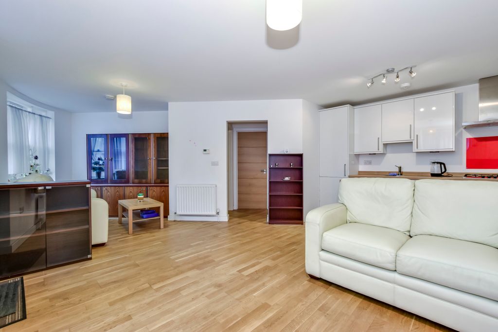 Property photo 2 of 8 2 Percy Road