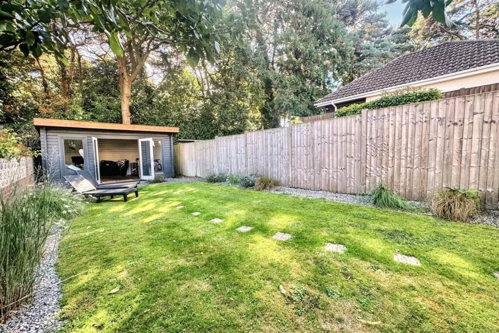 Property photo 2 of 15 Garden