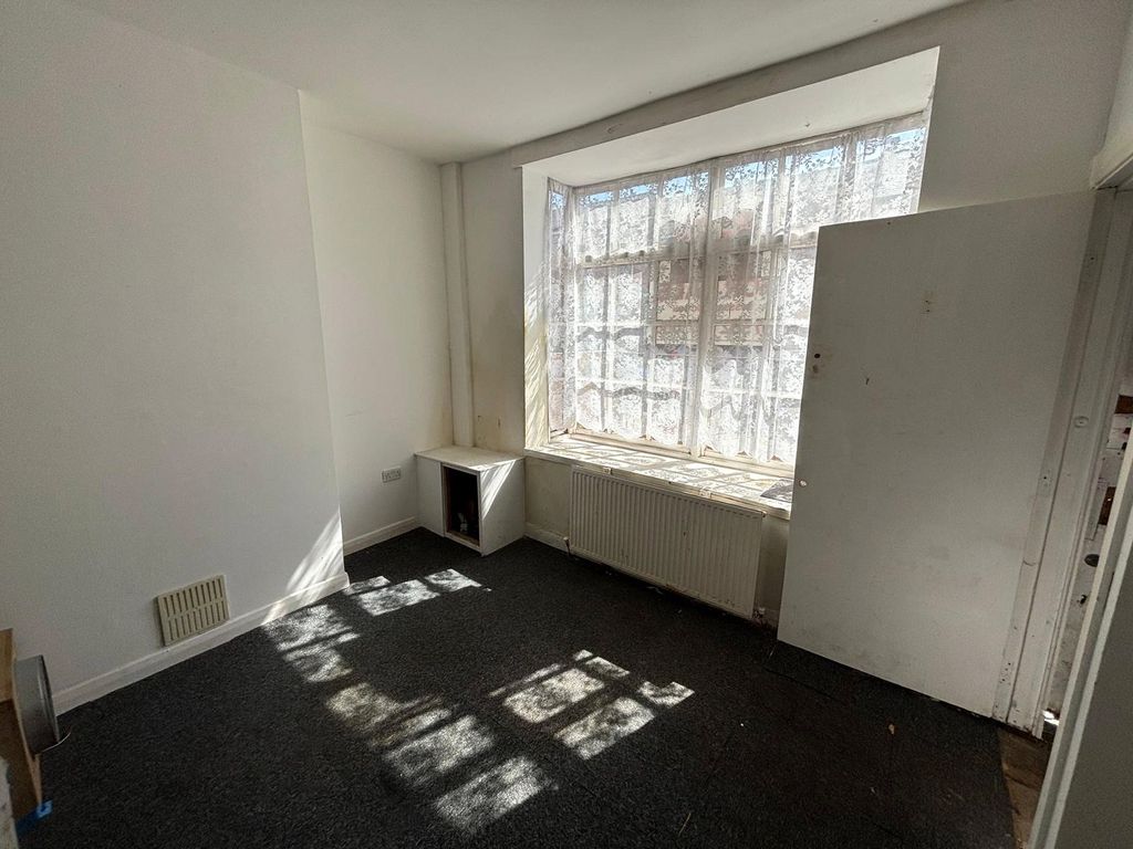Property photo 2 of 10 Picture No. 08