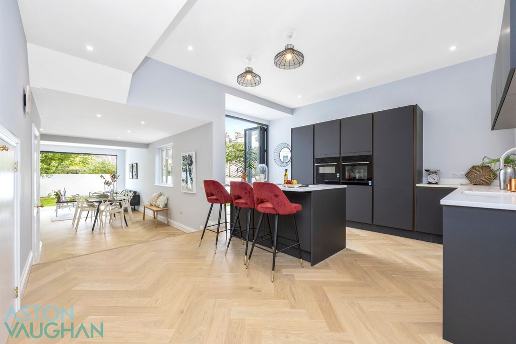 Property photo 3 of 24 4697122