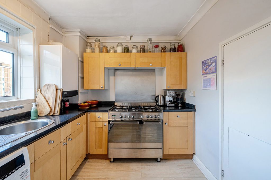 Property photo 2 of 17 Kitchen