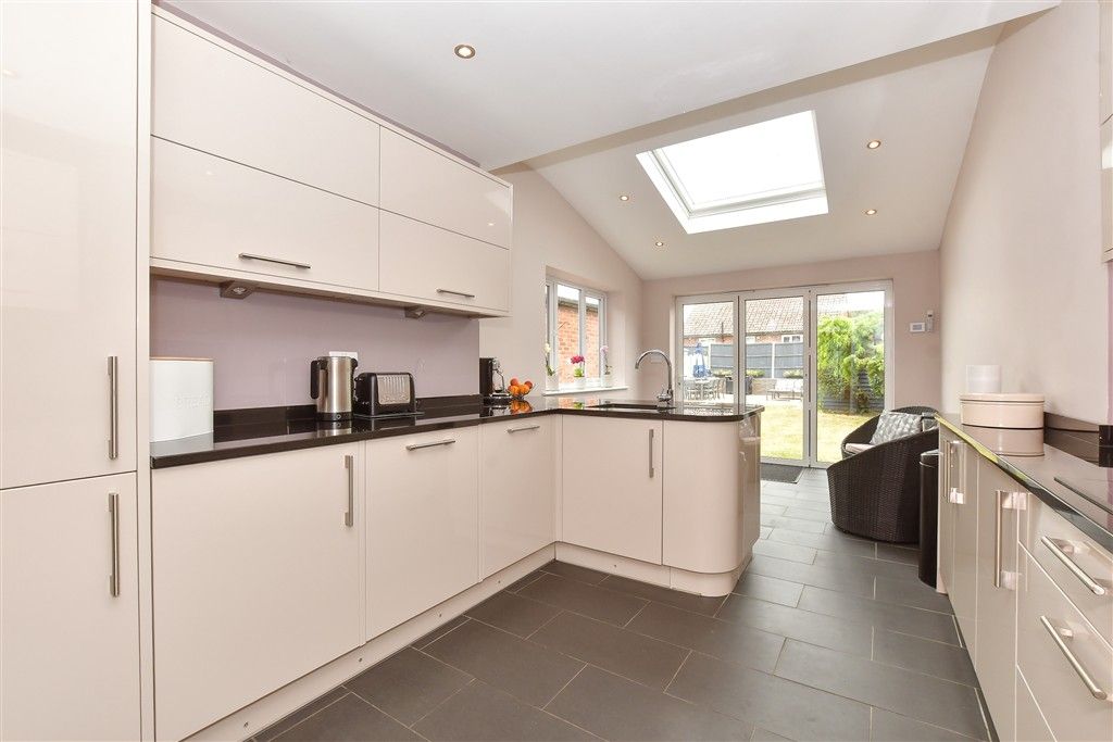 Property photo 2 of 20 Kitchen/ Breakfast Room