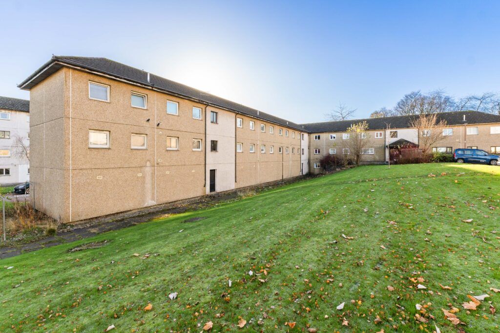 Property photo 2 of 20