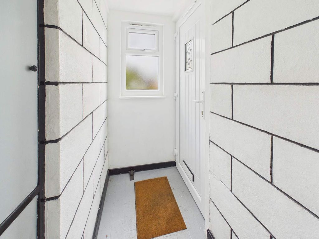 Property photo 3 of 23 Entrance Porch