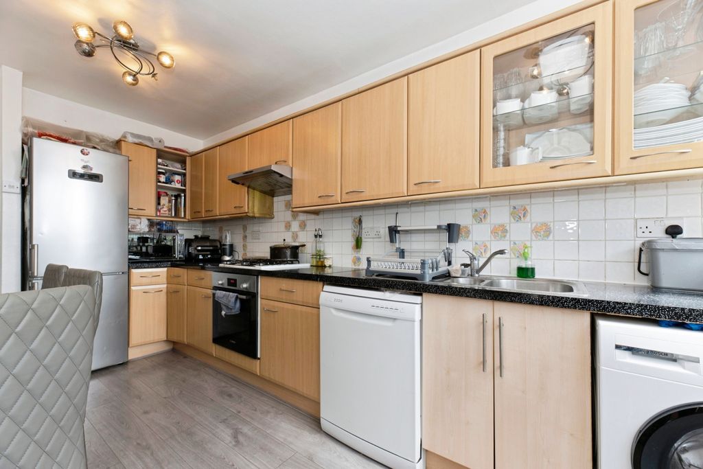 Property photo 2 of 14 7d0Fba1A-143d-F111-88B5-7c1E5209De54