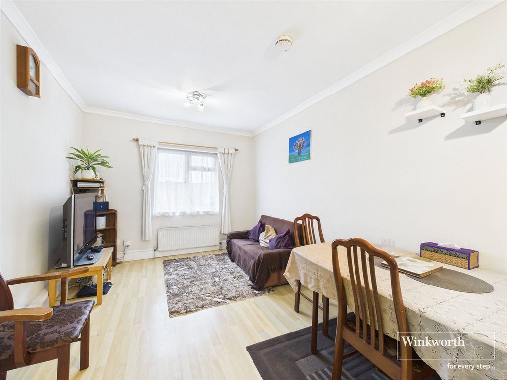 Property photo 2 of 12 Living Room