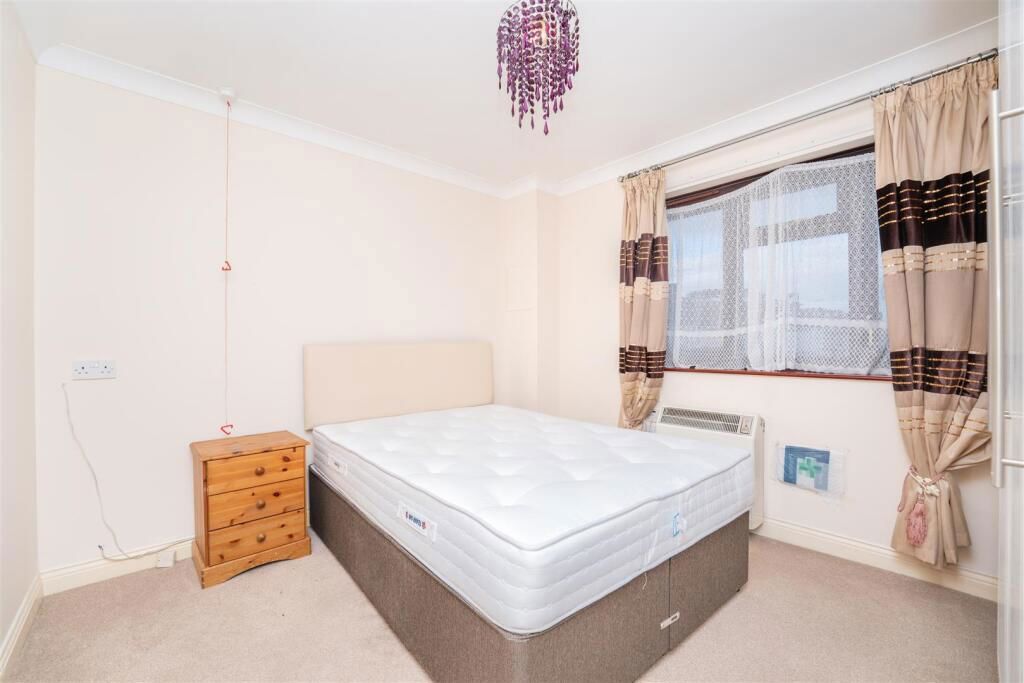 Property photo 2 of 6