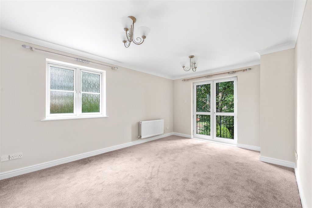 Property photo 3 of 21 4D4A6404.Jpg