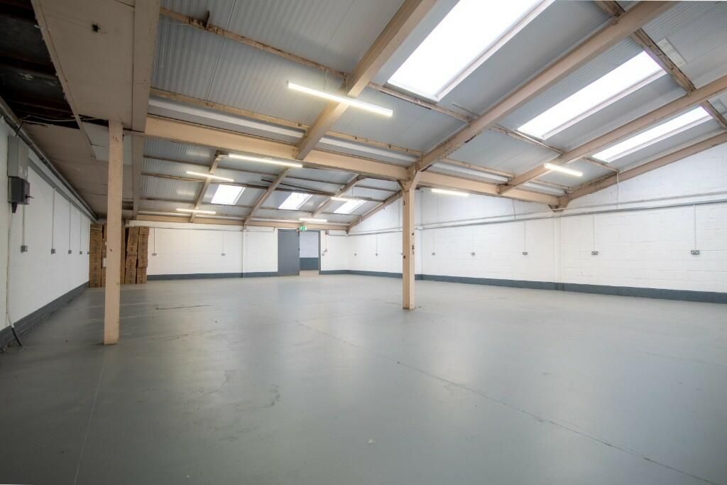 Property photo 3 of 24 Workshop Example