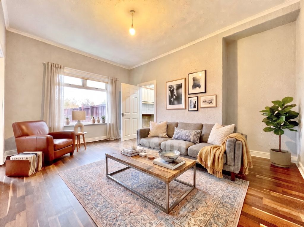 Property photo 2 of 21 Chirnside Road, Glasgow Lounge Ai