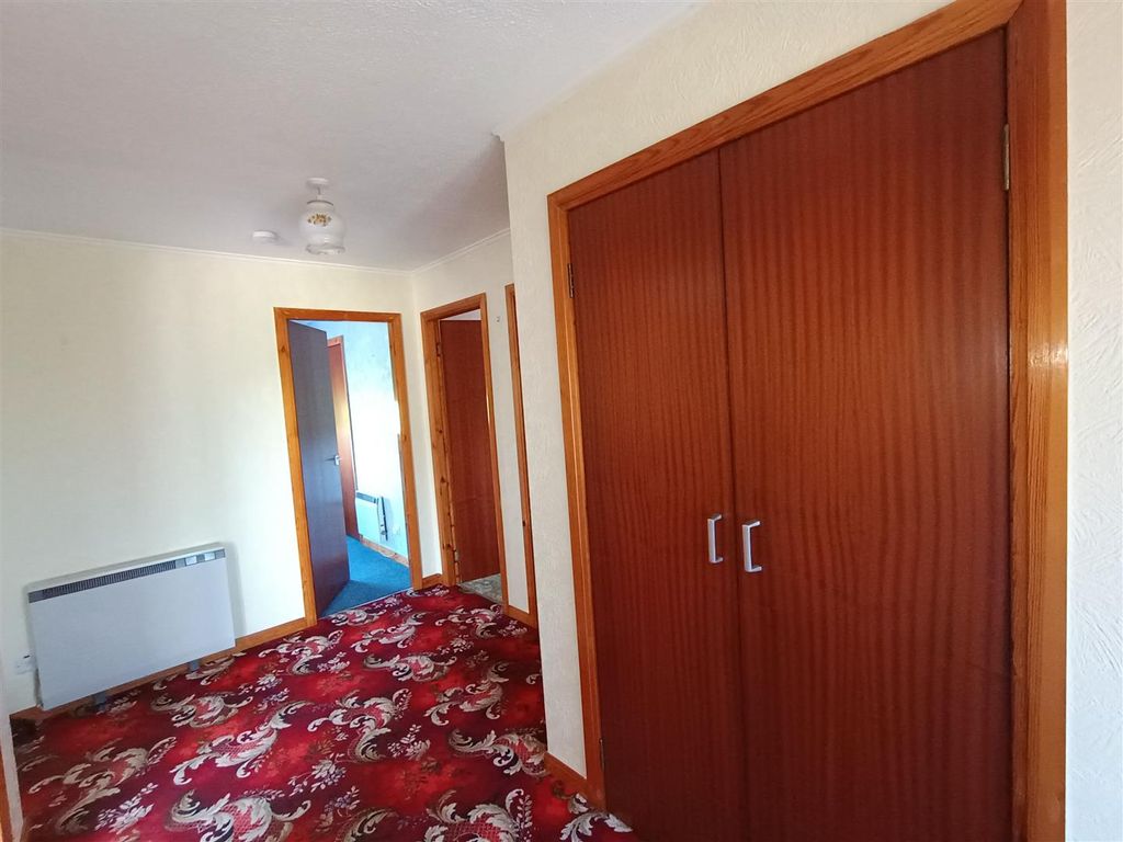 Property photo 2 of 20 Hall