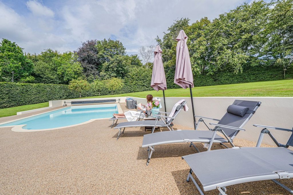 Additional image 25 of 6 bed detached house for saleSaint Hill Road, East Grinstead RH19