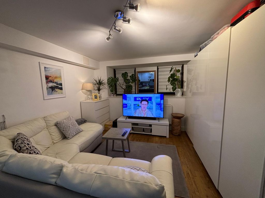 Property photo 2 of 4