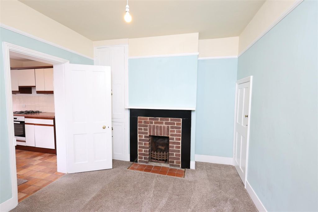 Property photo 3 of 11 Dining Room
