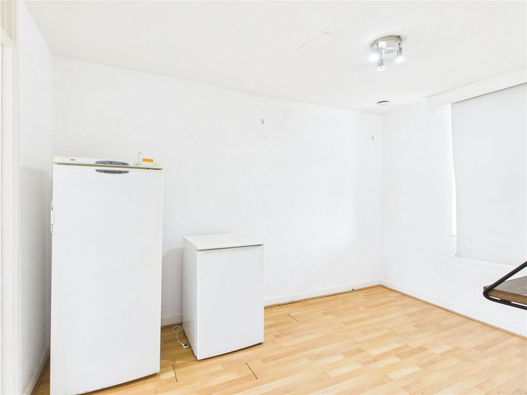 Property photo 3 of 11 Picture No. 22