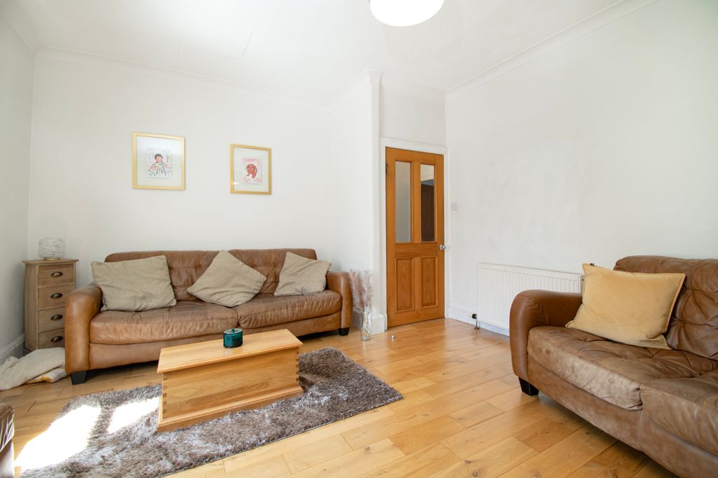 Property photo 3 of 26