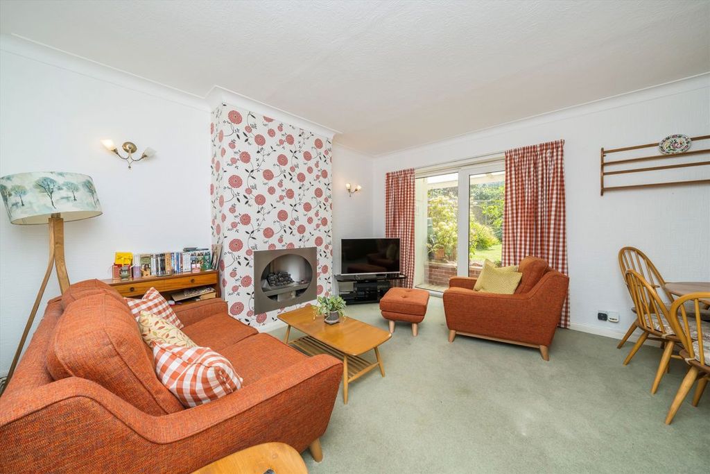 Property photo 2 of 8