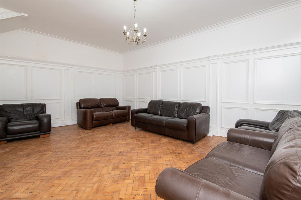 Property photo 3 of 14 The-Court-House-Bs1-2Ey-3.Jpg