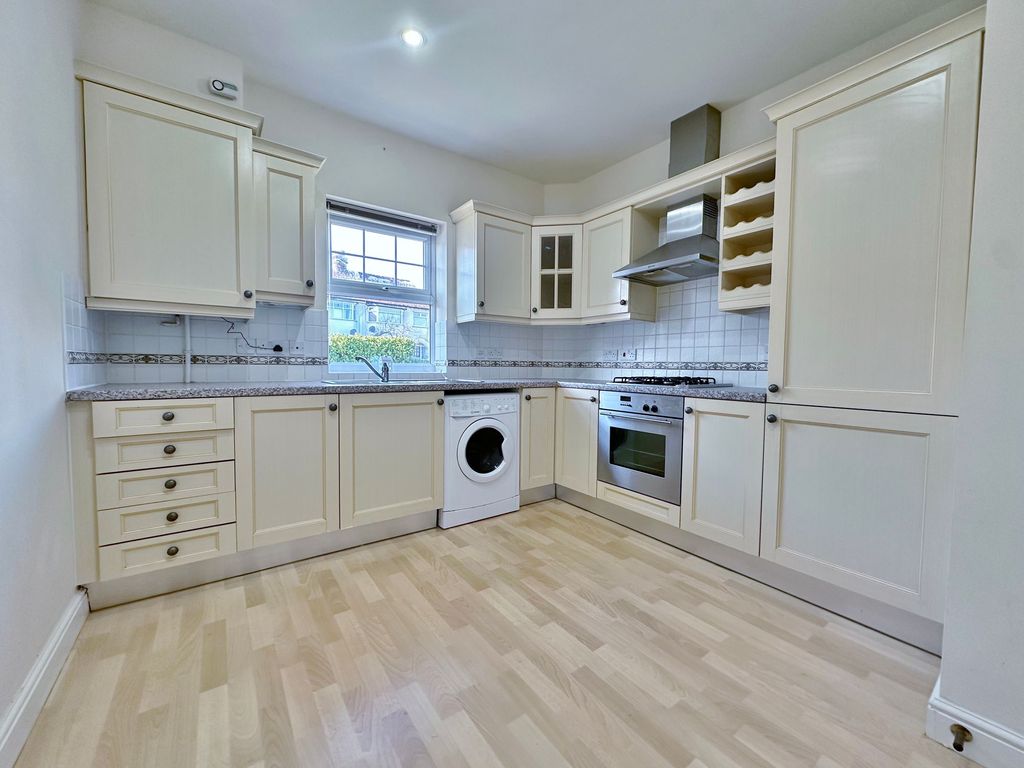 Property photo 3 of 15 Photo 5