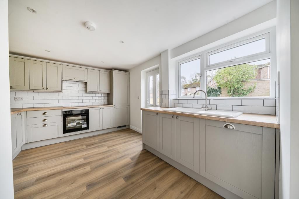 Property photo 2 of 21 Kitchen