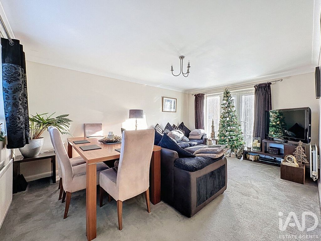 Property photo 3 of 16