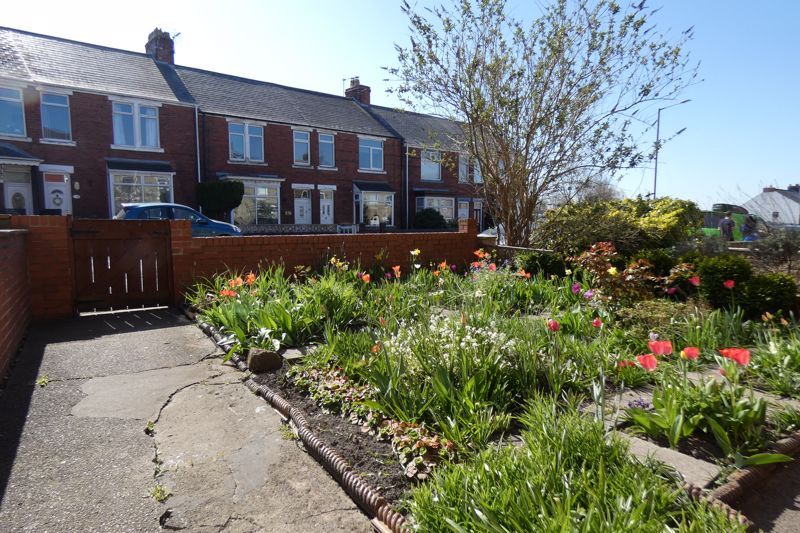 Property photo 3 of 21 Front Garden