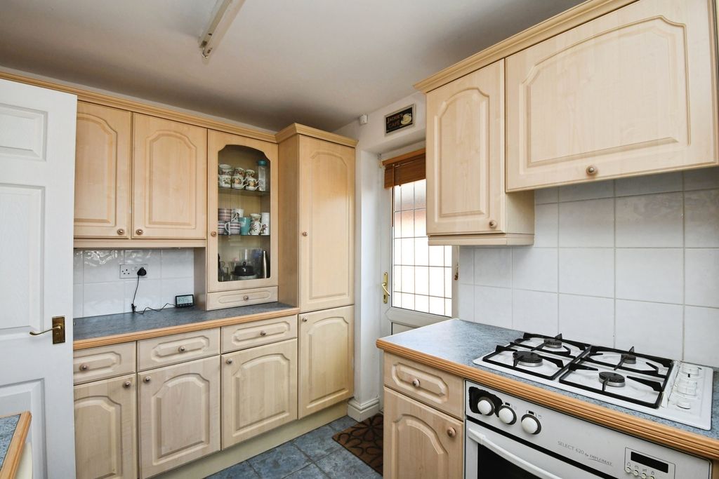 Property photo 2 of 17 Photo
