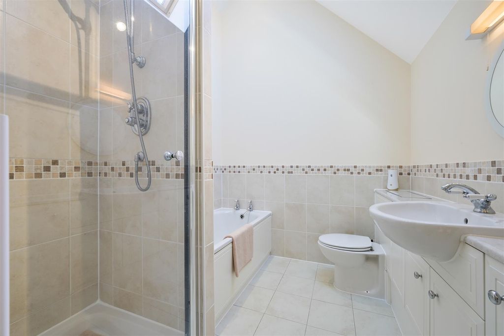 Additional image 27 of 2 bed flat for saleFlanchford Road, Reigate RH2