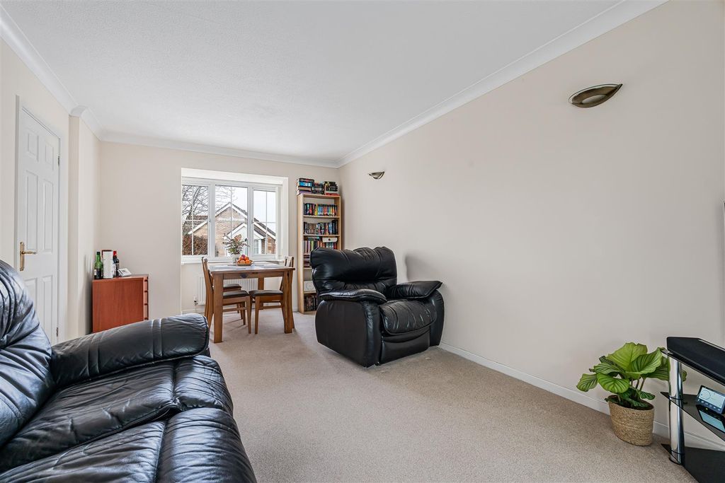 Property photo 3 of 17 6_69982.Jpg