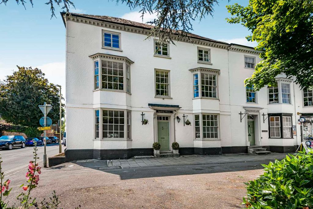 Property photo 1 of 19