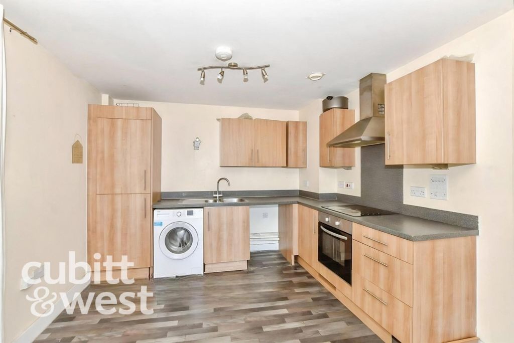 Property photo 3 of 10