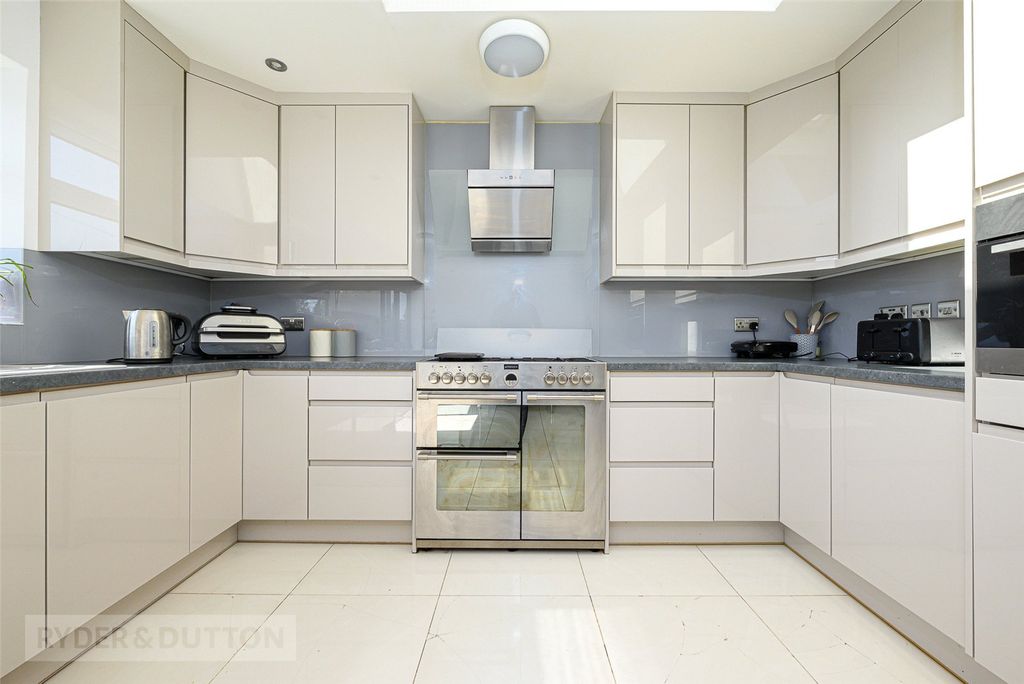 Property photo 3 of 26 Kitchen Diner