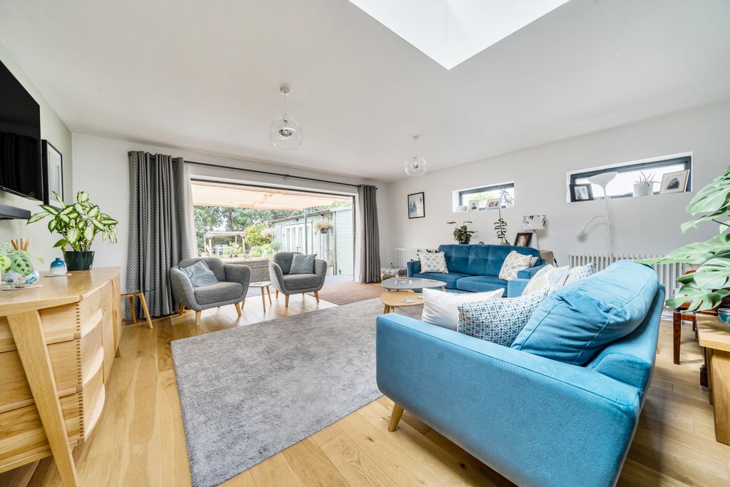 Property photo 3 of 22 Living Space