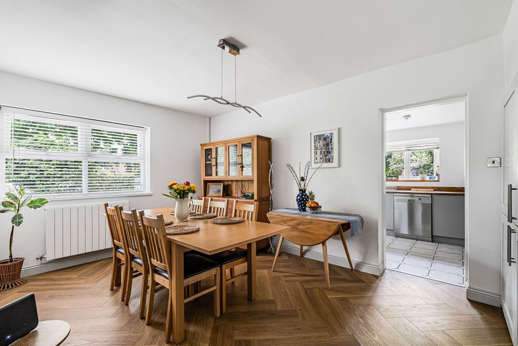 Property photo 2 of 19 27_80704