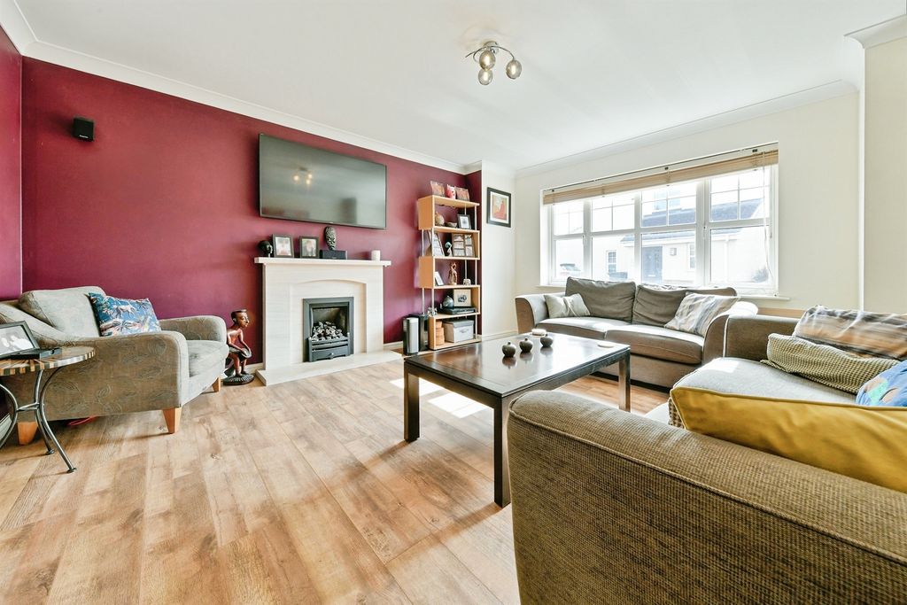 Property photo 3 of 20