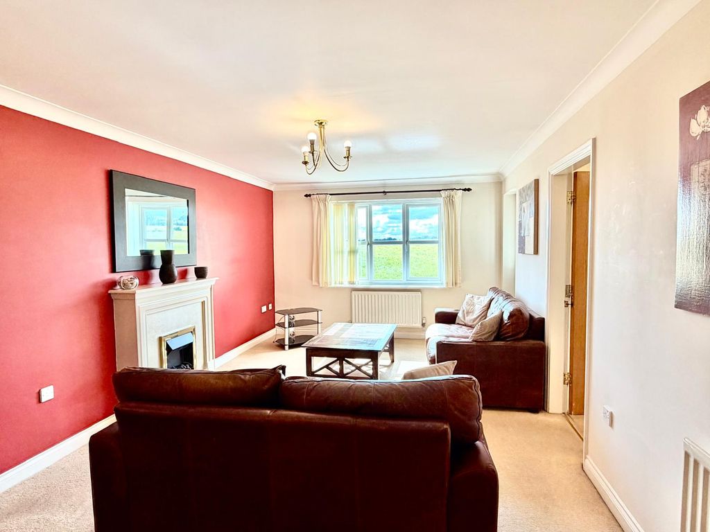 Property photo 3 of 19 Image