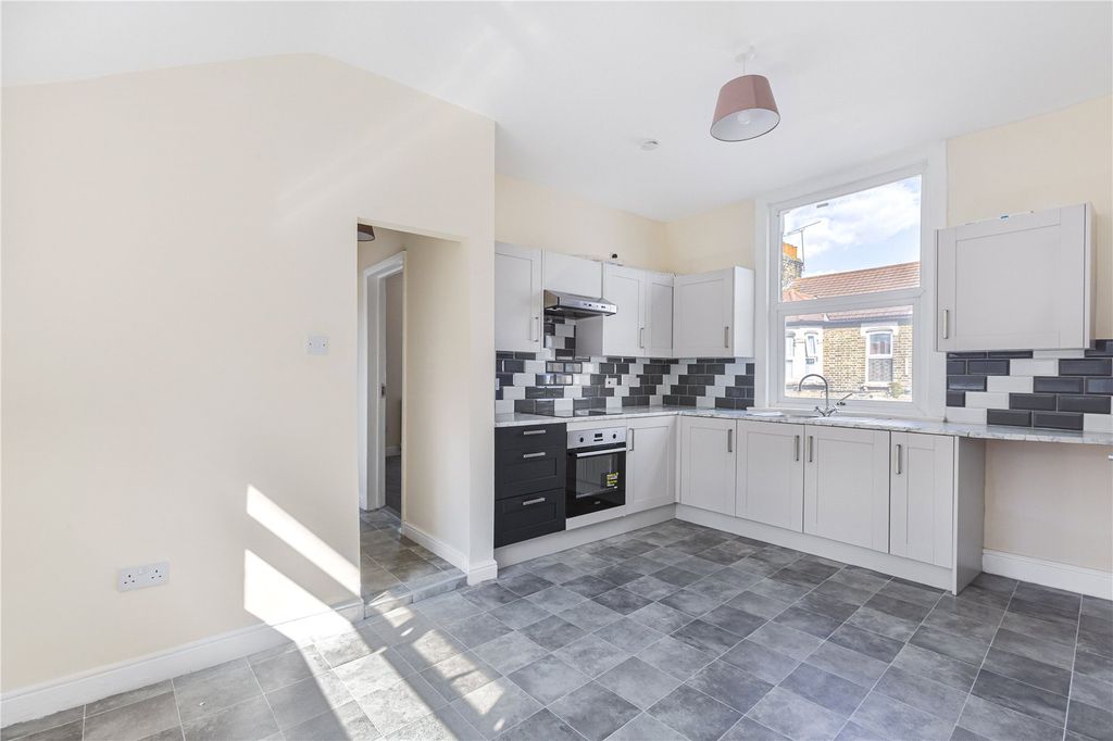 Property photo 3 of 13 Kitchen