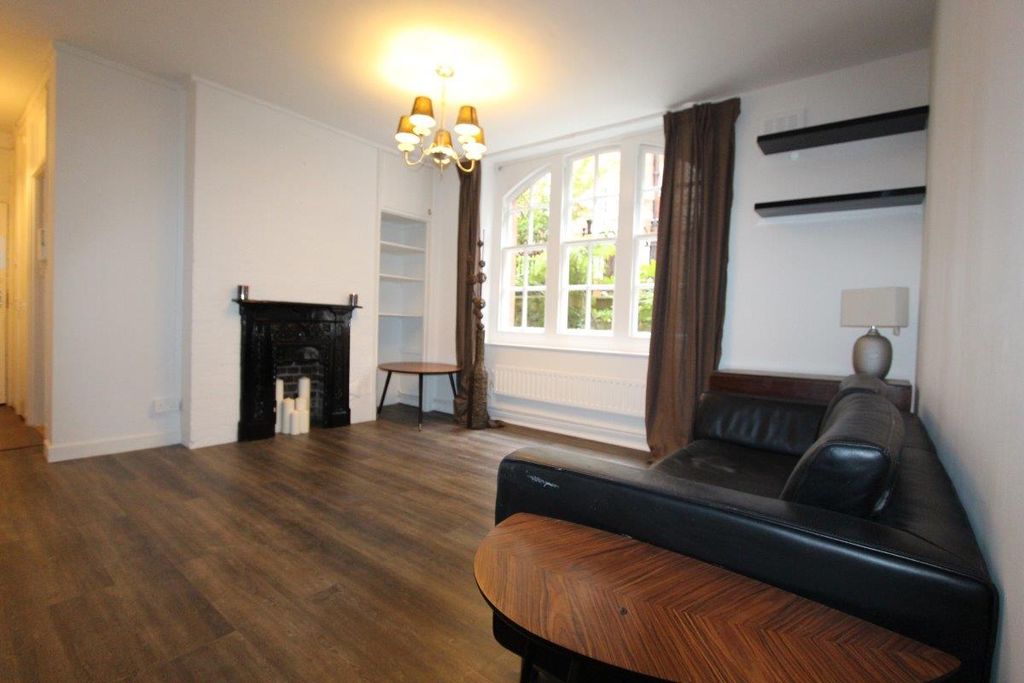 Property photo 2 of 10