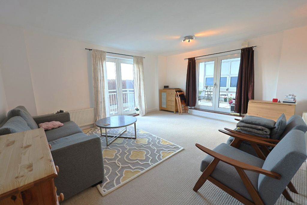 Property photo 2 of 8 4221454