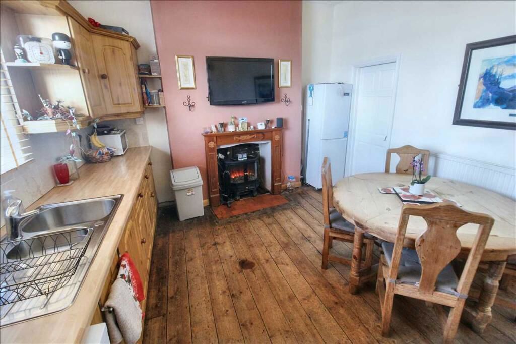 Property photo 2 of 26