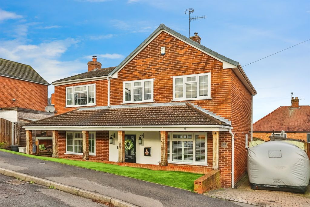 Property photo 2 of 29